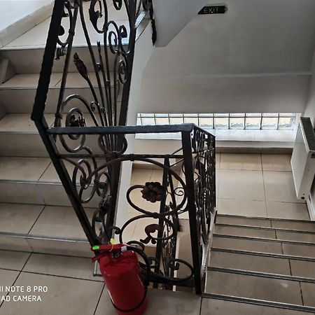 Quik Hotel Braşov Esterno foto