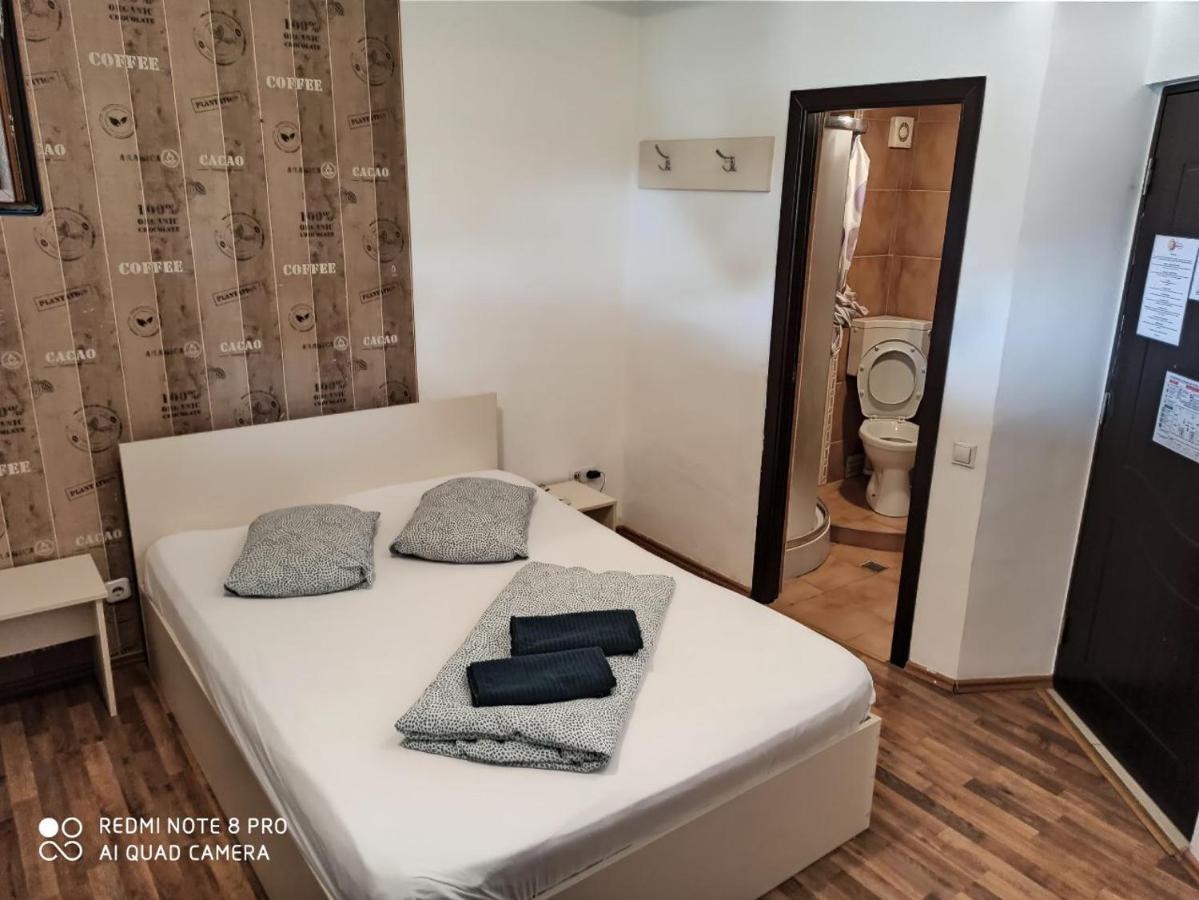 Quik Hotel Braşov Esterno foto