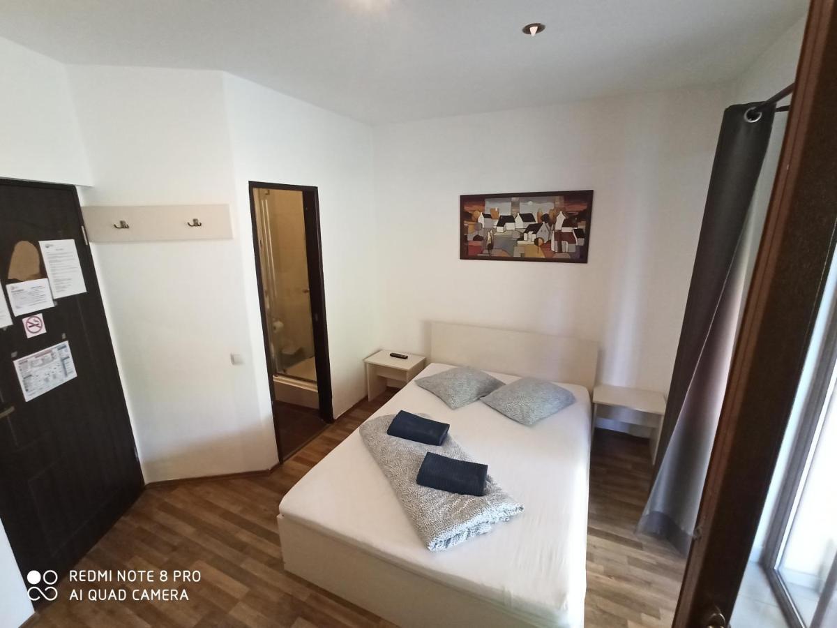 Quik Hotel Braşov Esterno foto