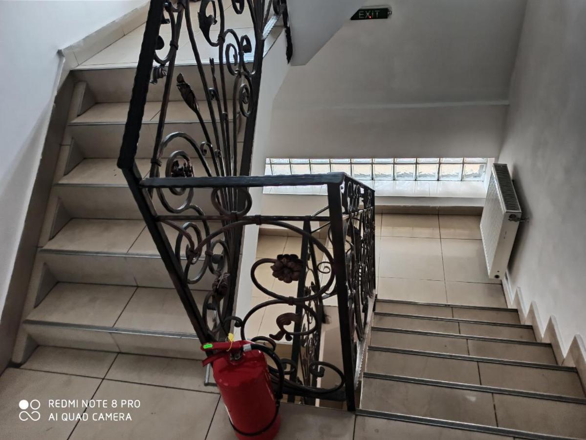 Quik Hotel Braşov Esterno foto