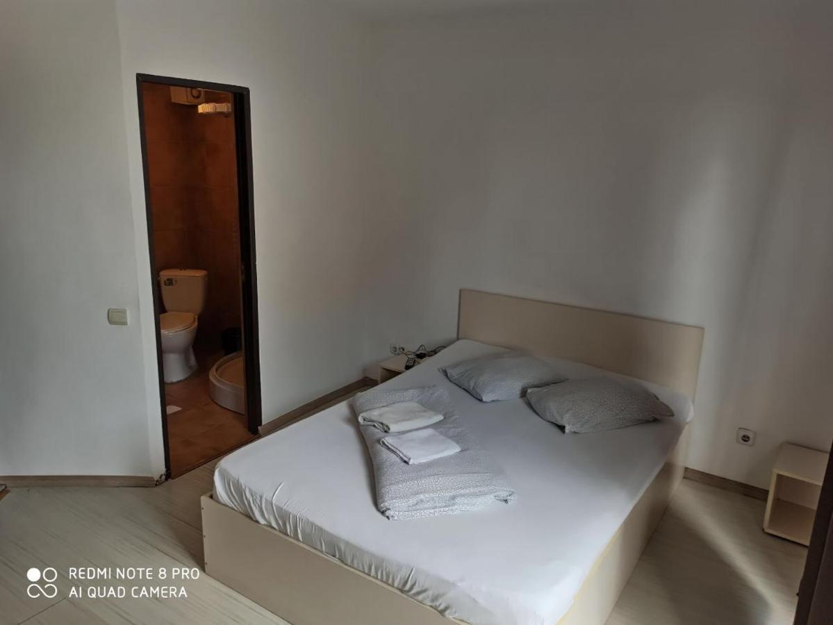 Quik Hotel Braşov Esterno foto