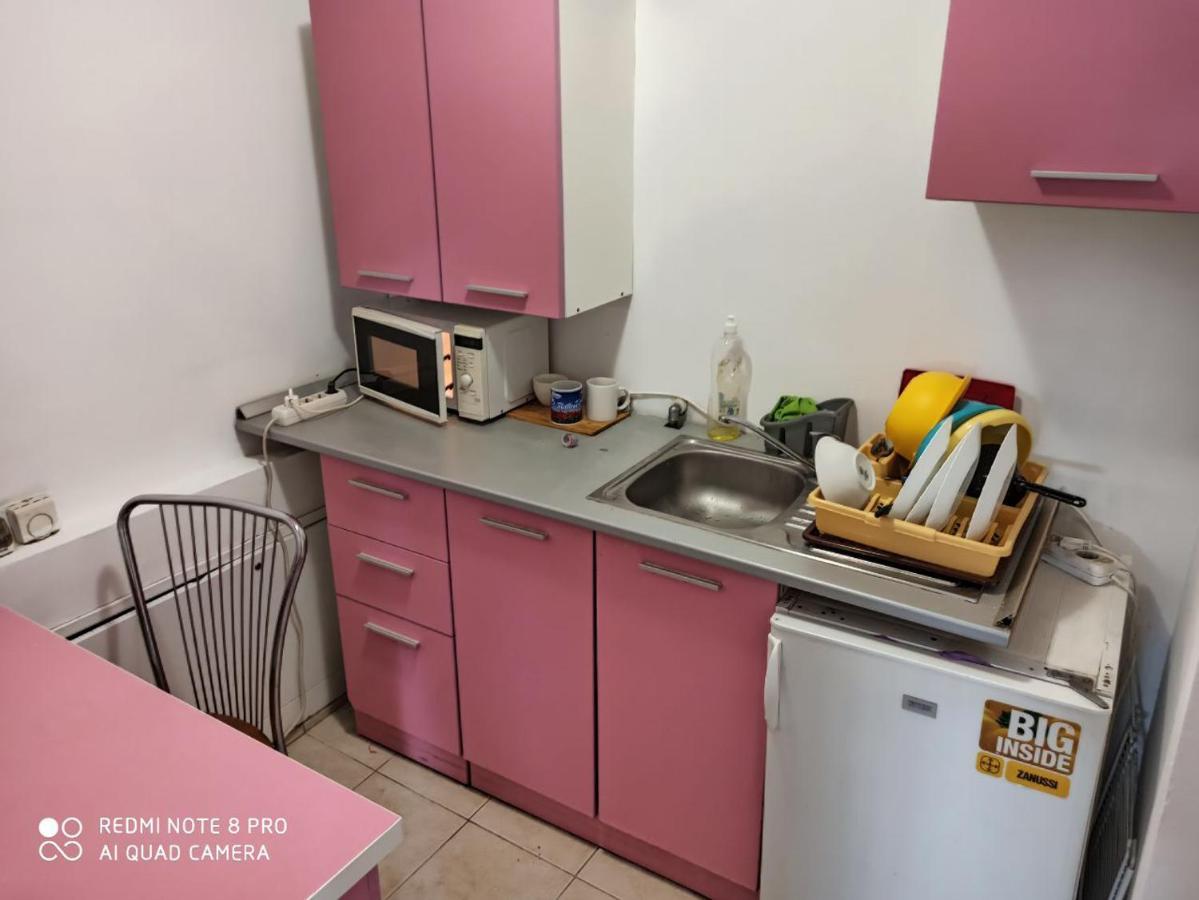 Quik Hotel Braşov Esterno foto