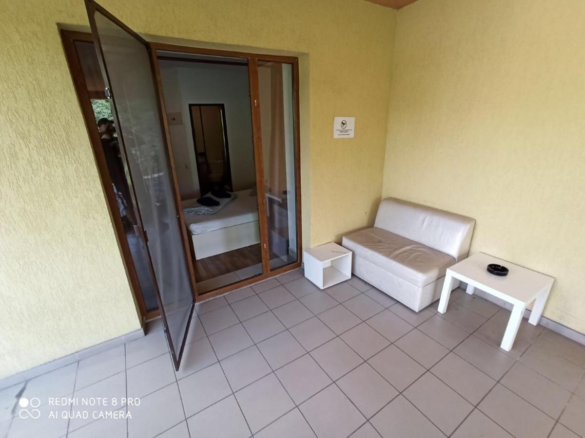 Quik Hotel Braşov Esterno foto