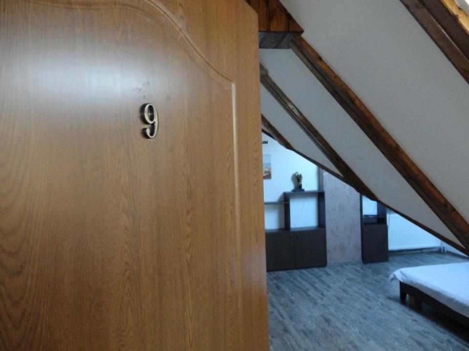 Quik Hotel Braşov Esterno foto